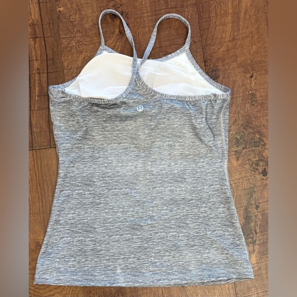 Lululemon power Y activewear tank top woman Sz 8 - Picture 5 of 8